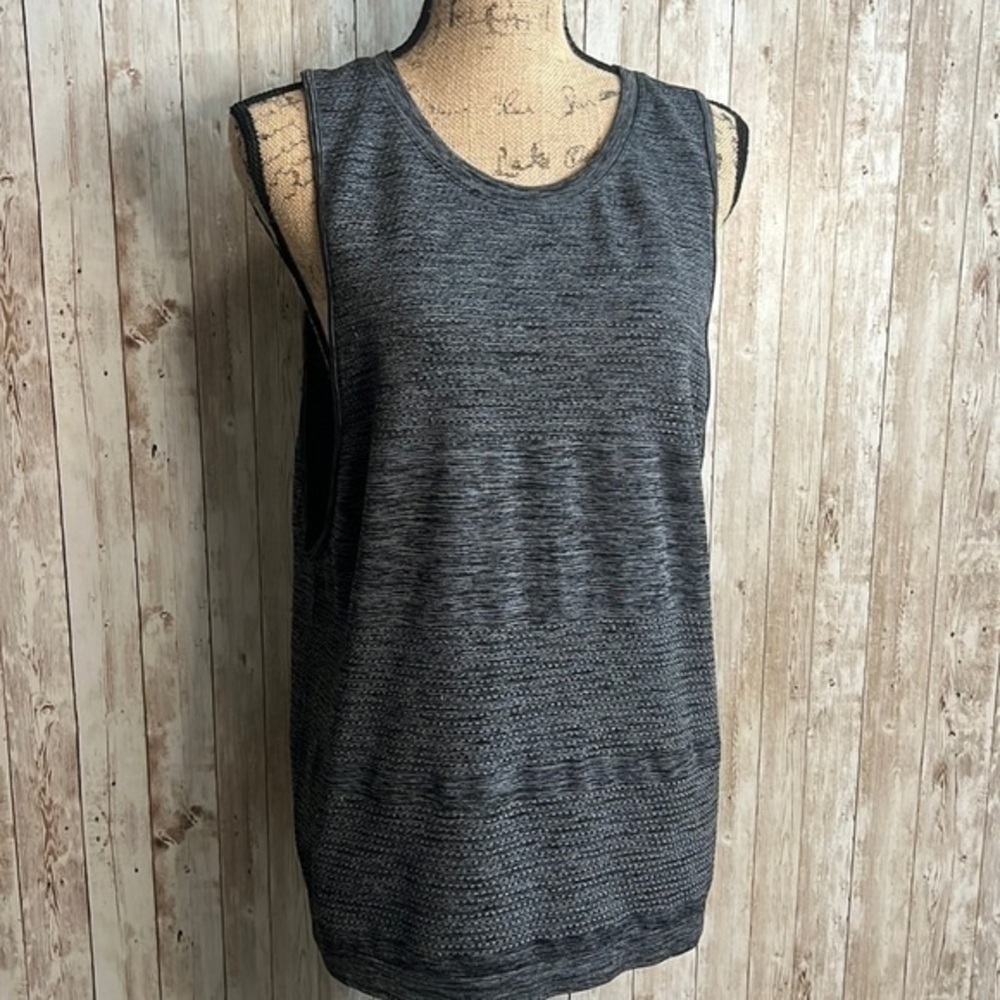 🐺Saucony Womens Gray Vented Muscle Running Tank